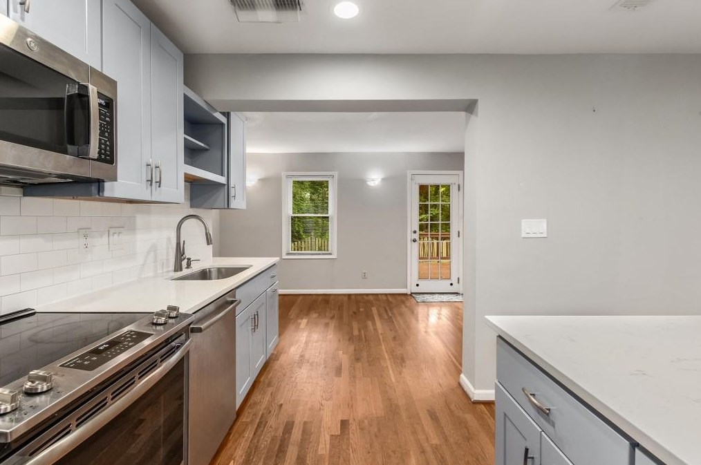 2943 Hollywood Dr, Decatur GA  30033-5005 exterior