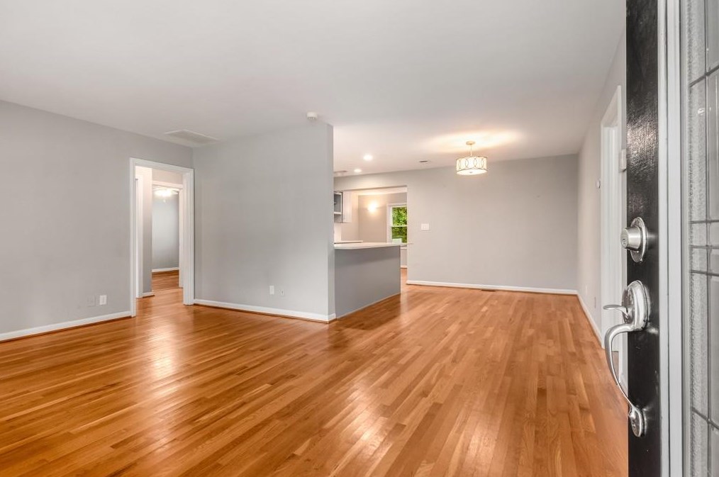 2943 Hollywood Dr, Decatur GA  30033-5005 exterior