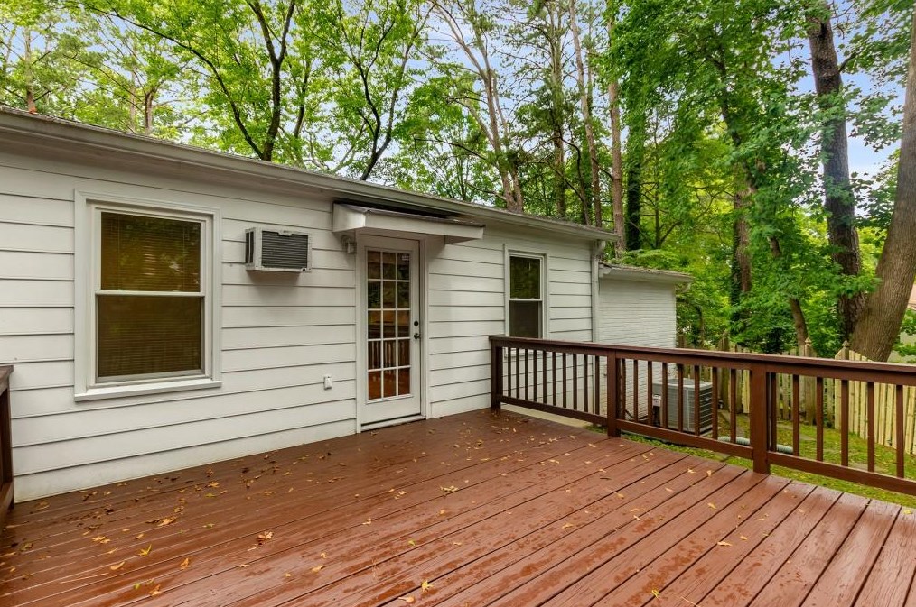 2943 Hollywood Dr, Decatur GA  30033-5005 exterior