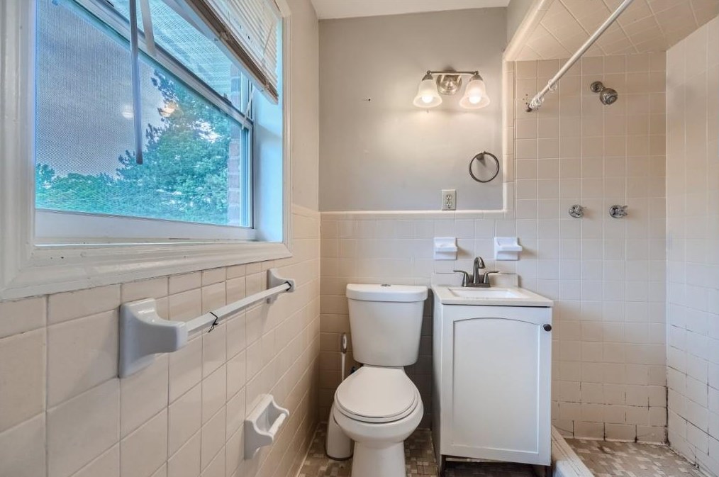 3006 Thrasher Cir, Decatur GA 30032-5864 exterior