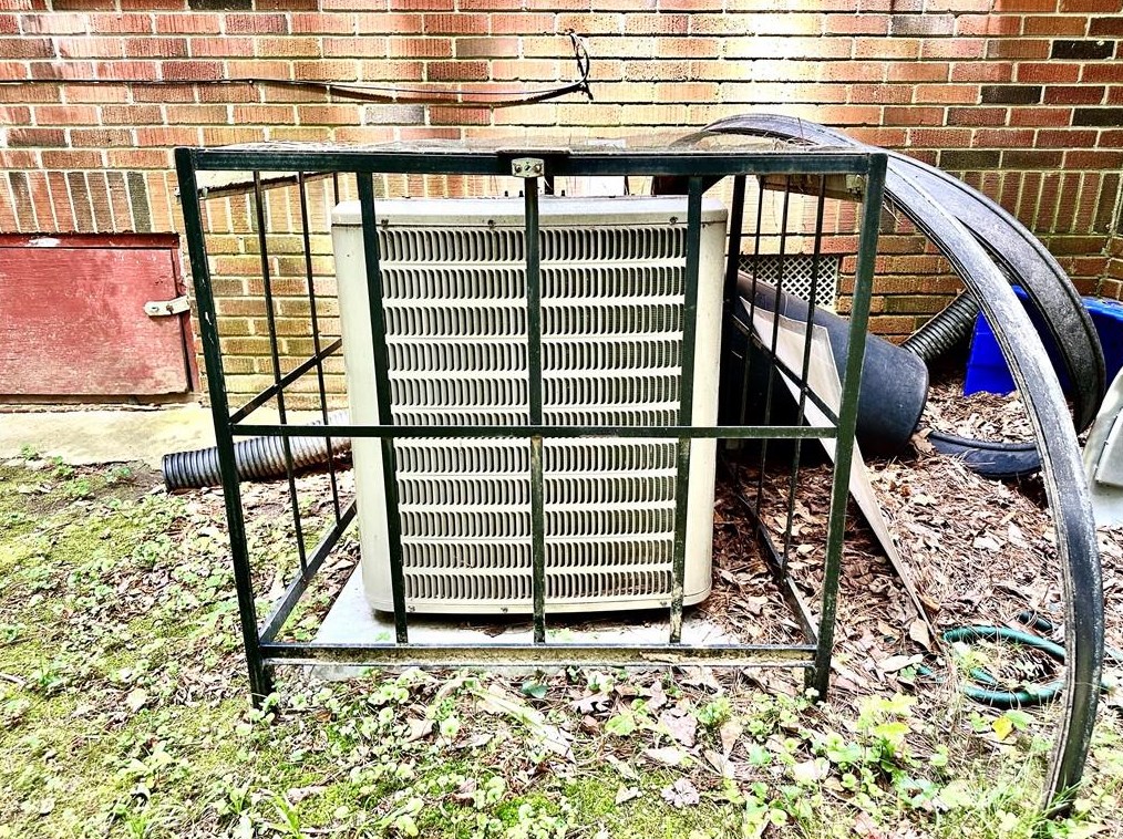 2258 Bryant Dr, Atlanta GA  30344-1034 exterior