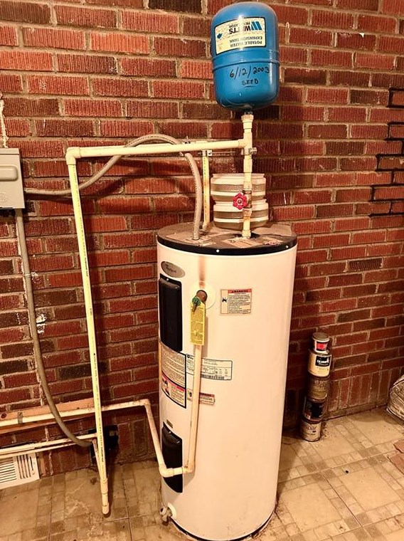 2258 Bryant Dr, Atlanta GA  30344-1034 exterior