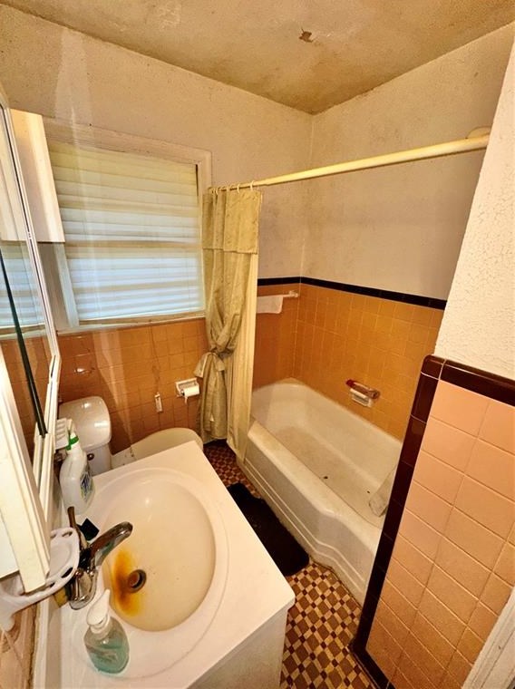 2258 Bryant Dr, Atlanta GA  30344-1034 exterior