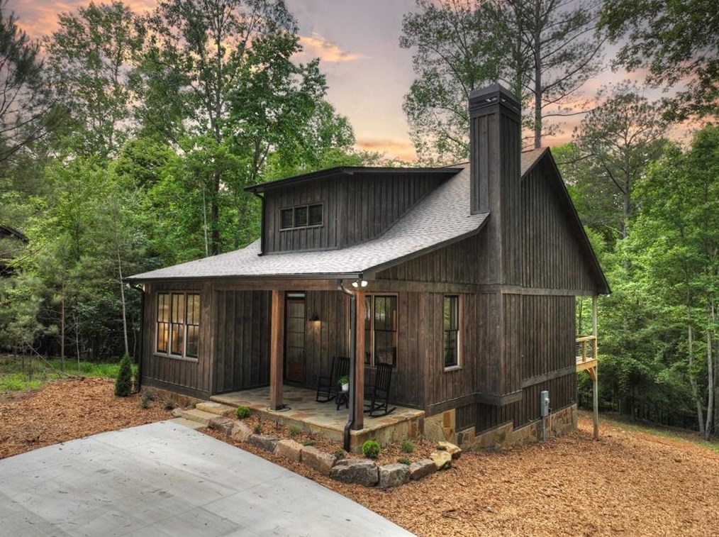 145 Colgate Ct, Ellijay, GA 30540-8869