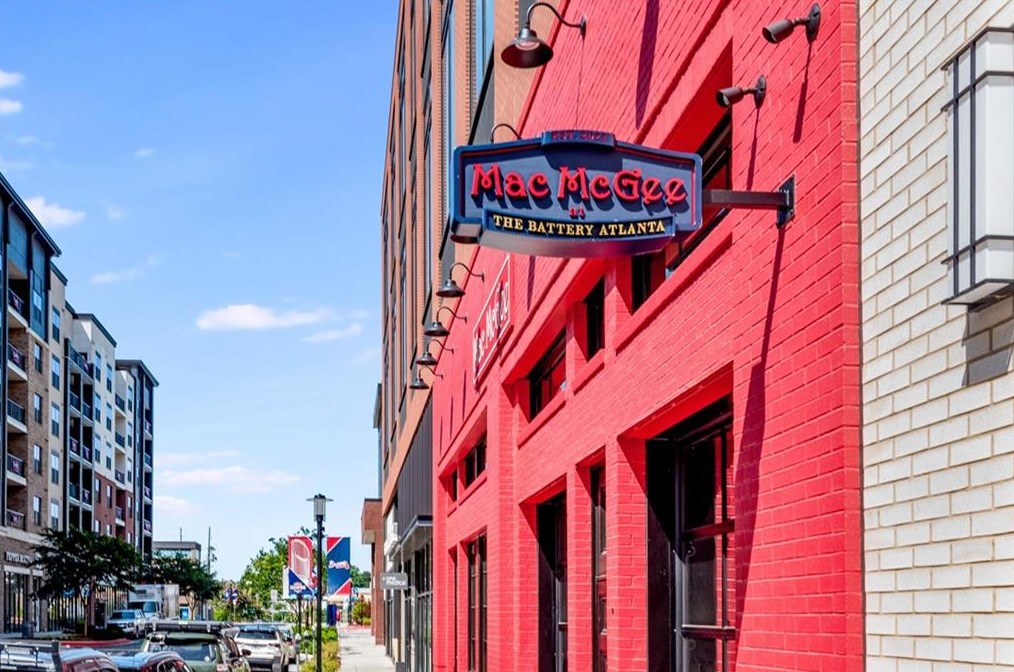 3280 Stillhouse Ln, Atlanta GA 30339-3741 exterior