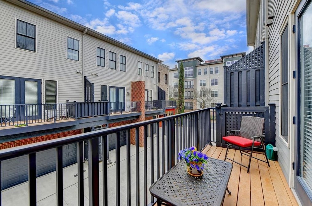 4690 Dogwood Aly, Atlanta GA 30338-7718 exterior