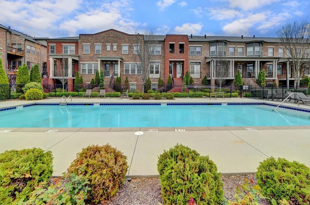 4690 Dogwood Aly, Atlanta GA 30338-7718 exterior