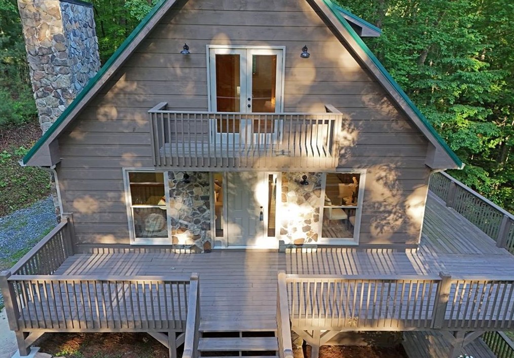 44 Monet Dr, Ellijay, GA 30540-6338