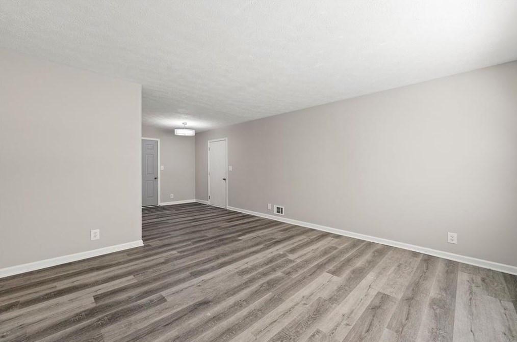 2541 Kelly Lake Dr, Decatur, GA 30032-6558