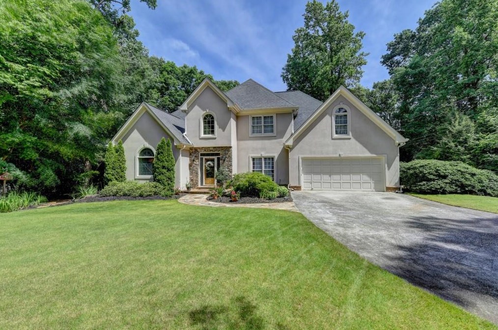 3865 Riverbank Dr, Lilburn, GA 30047-2589