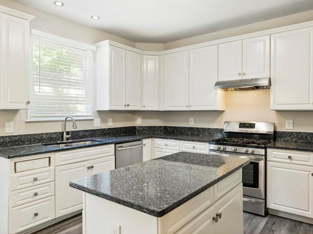 928 Hawk Crk Trl, Lawrenceville GA 30043-3477 exterior