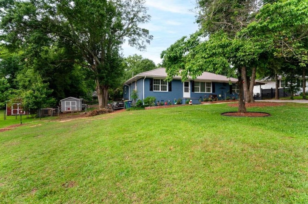 170 Laurel Dr, Athens, GA 30606-1641