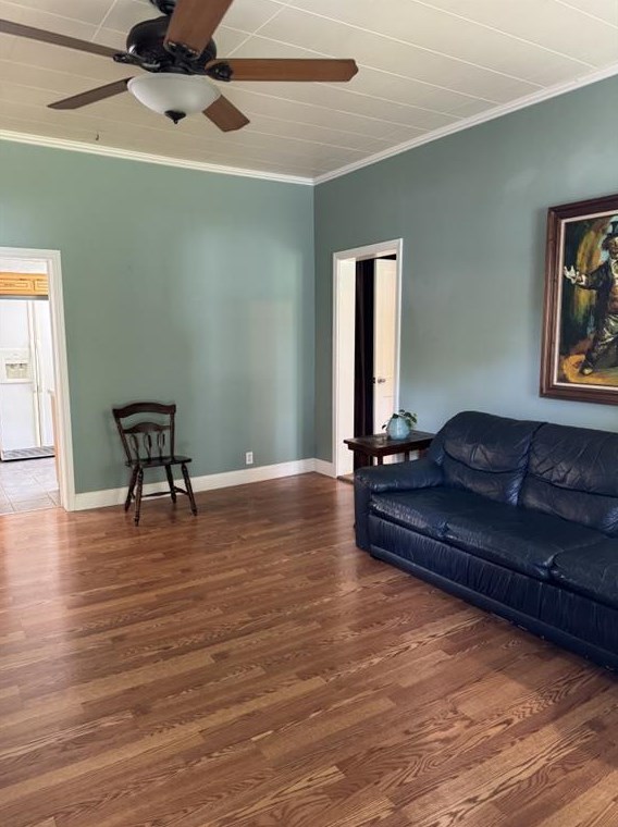 1927 Elmwood Cir, Lithonia, GA 30078-2821