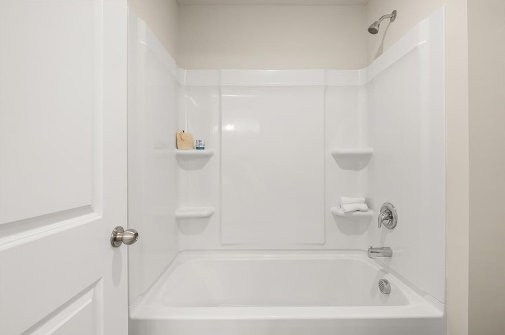 3980 Riverchess Dr, Atlanta GA  30331-6018 exterior