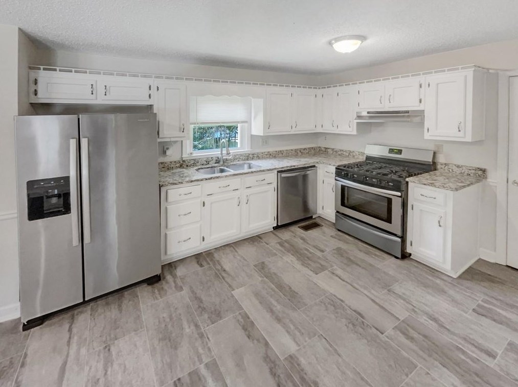 35 Whitney Ln, Villa Rica, GA 30180-4317