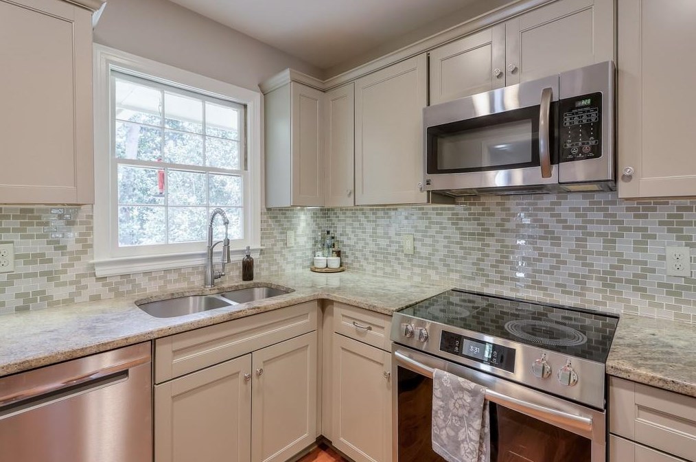 2478 Woodridge Dr, Decatur GA 30033-4830 exterior