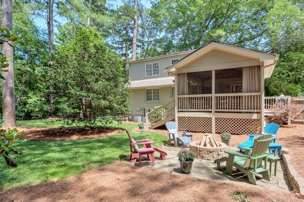 2478 Woodridge Dr, Decatur GA 30033-4830 exterior