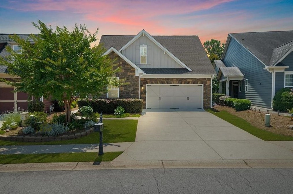 3172 Willow Creek Dr, Gainesville, GA 30504-5581