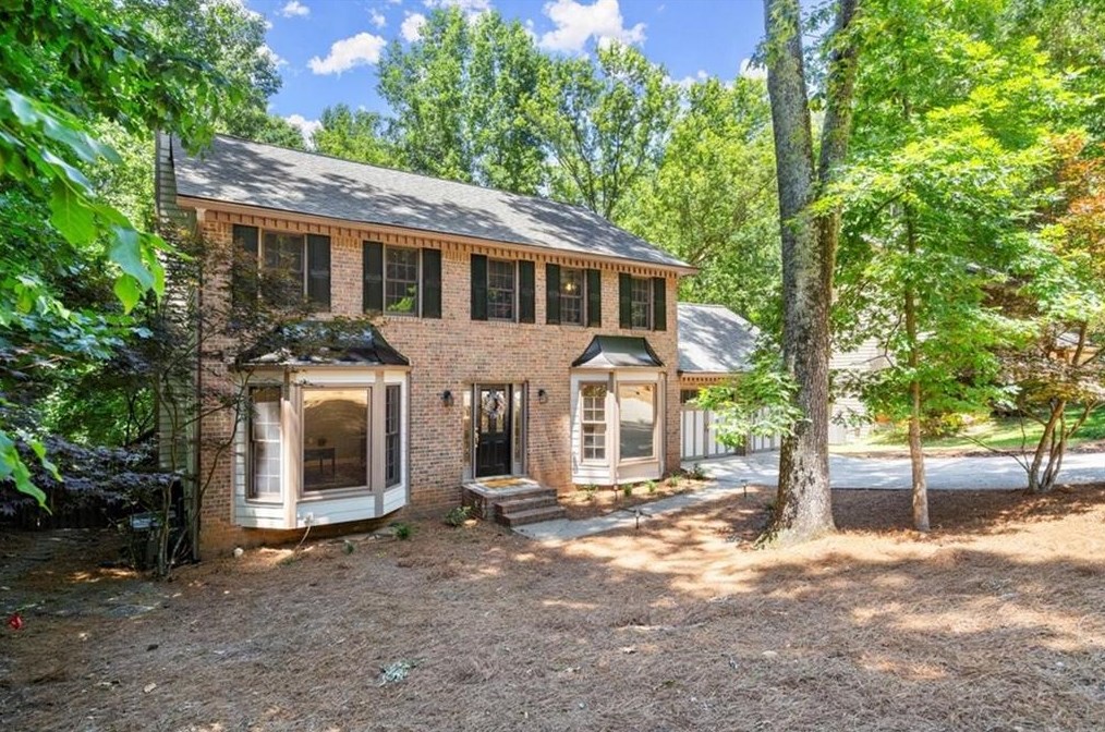 2150 Six Branches Dr, Roswell, GA 30076-3042