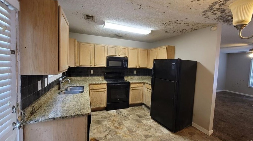 7124 Lamar Ct, Lithonia, GA 30038-7514
