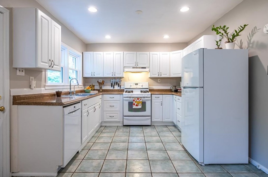 2343 Sanford Rd, Decatur GA  30033-5511 exterior