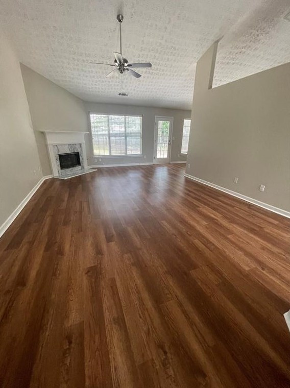 2791 Hillvale Cove Dr, Lithonia, GA 30058-1872