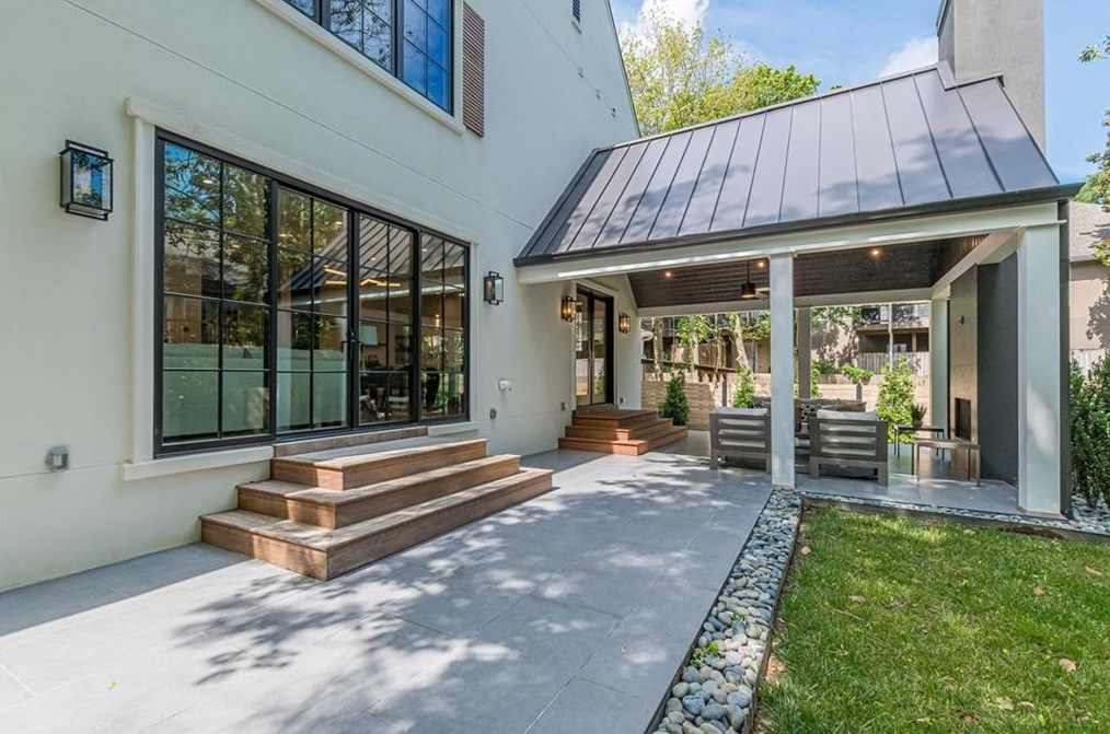 4505 Wieuca Rd, Atlanta GA  30342-3357 exterior