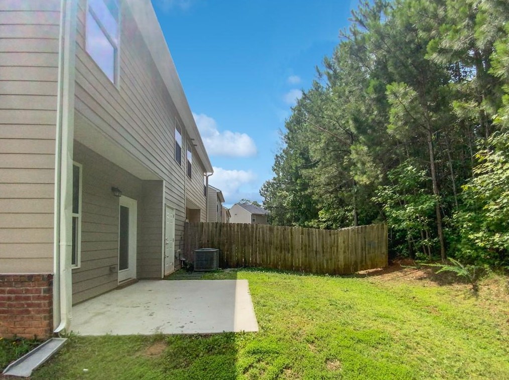 2522 Piering Dr, Lithonia GA exterior