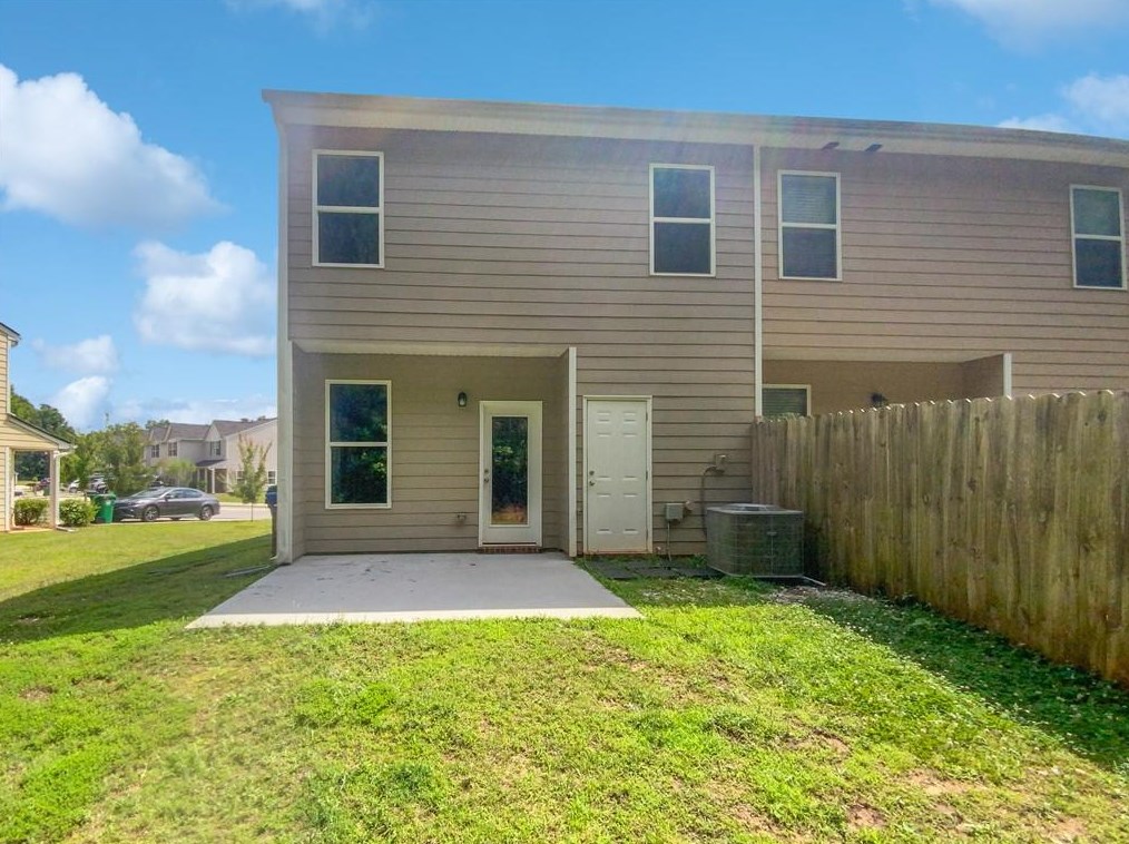 2522 Piering Dr, Lithonia GA exterior