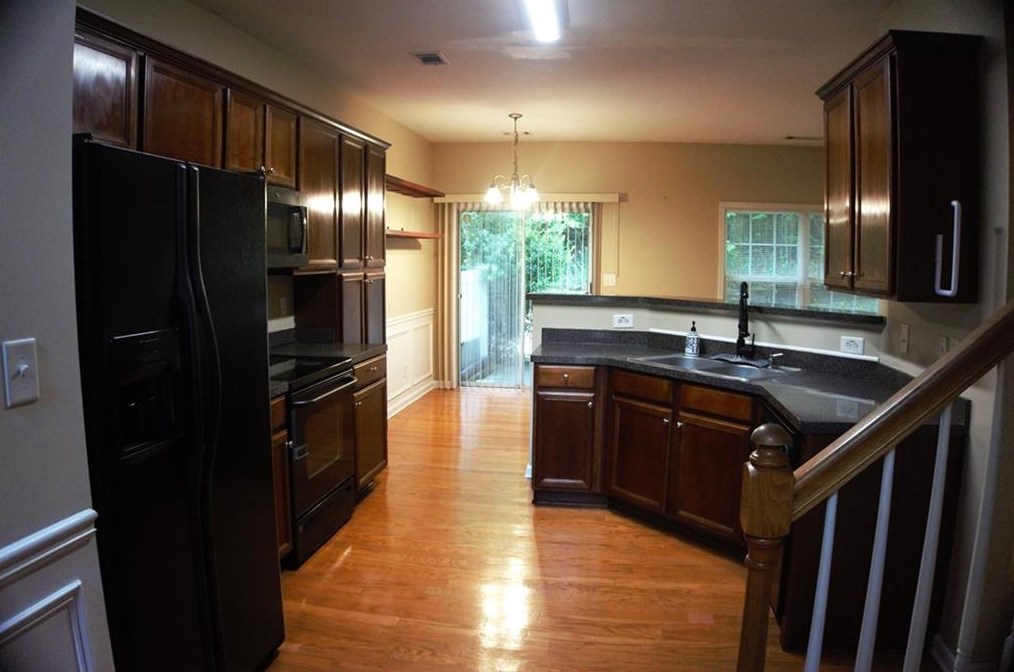 305 Creek Manor Way, Suwanee, GA 30024