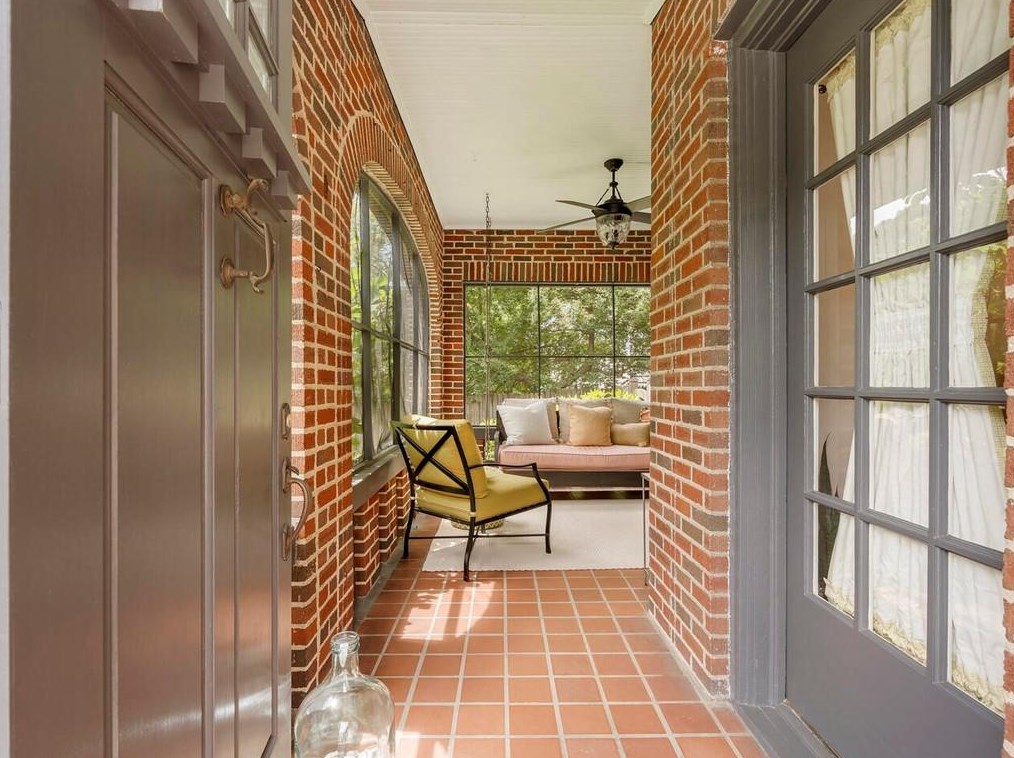 2117 Belvedere Dr, Atlanta, GA 30318-1703