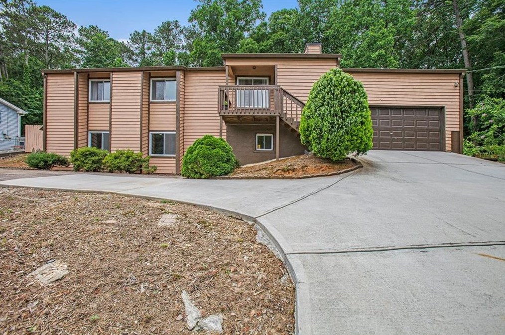 177 Kettlewood Dr, Lilburn, GA 30047-5125