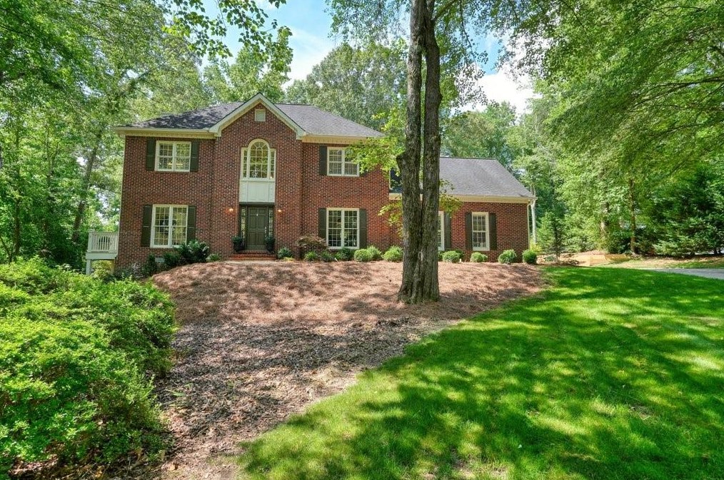 2195 Lansdowne Dr, Holly Springs, GA 30115