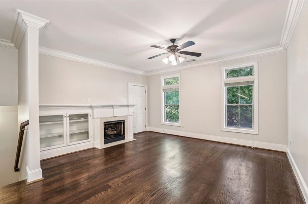 6472 Chariot St, Atlanta, GA 30328-4298