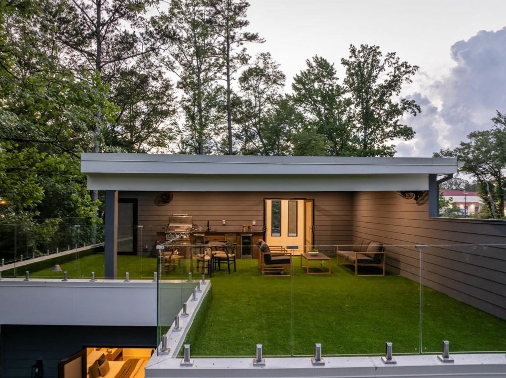 2685 Caldwell Rd, Atlanta GA  30319-3164 exterior
