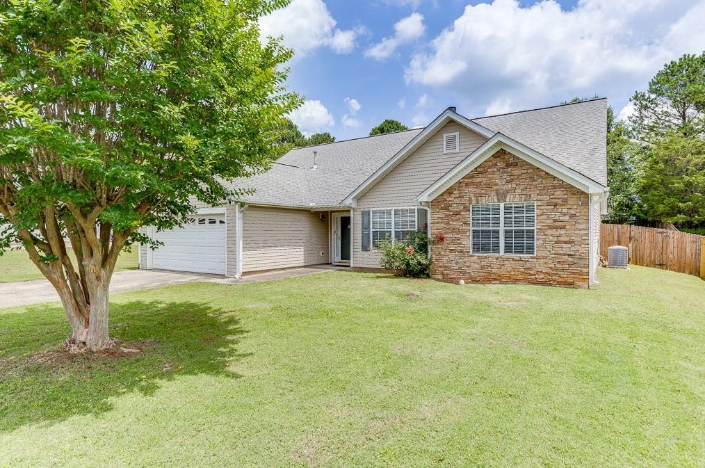 1059 Harbins Pass Dr, Dacula, GA 30019-7032
