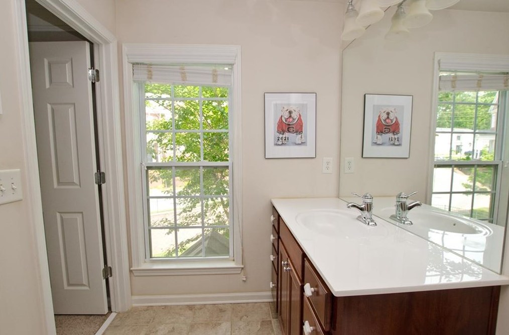 2208 Weldonberry Dr, Atlanta GA  30319-5734 exterior