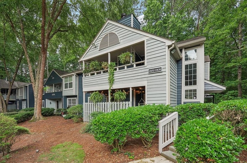 1402 Crossing Dr, Atlanta, GA 30329-3571