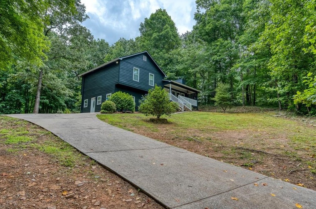 559 Waters Rd, Hiram, GA 30141-5221