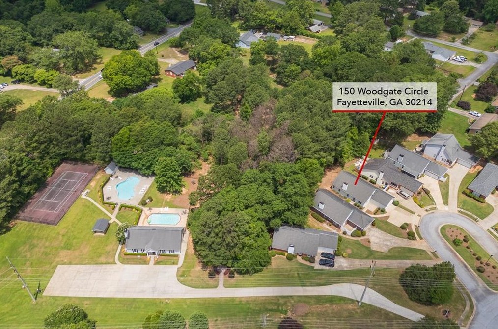150 Woodgate Cir, Fayetteville, GA 30214