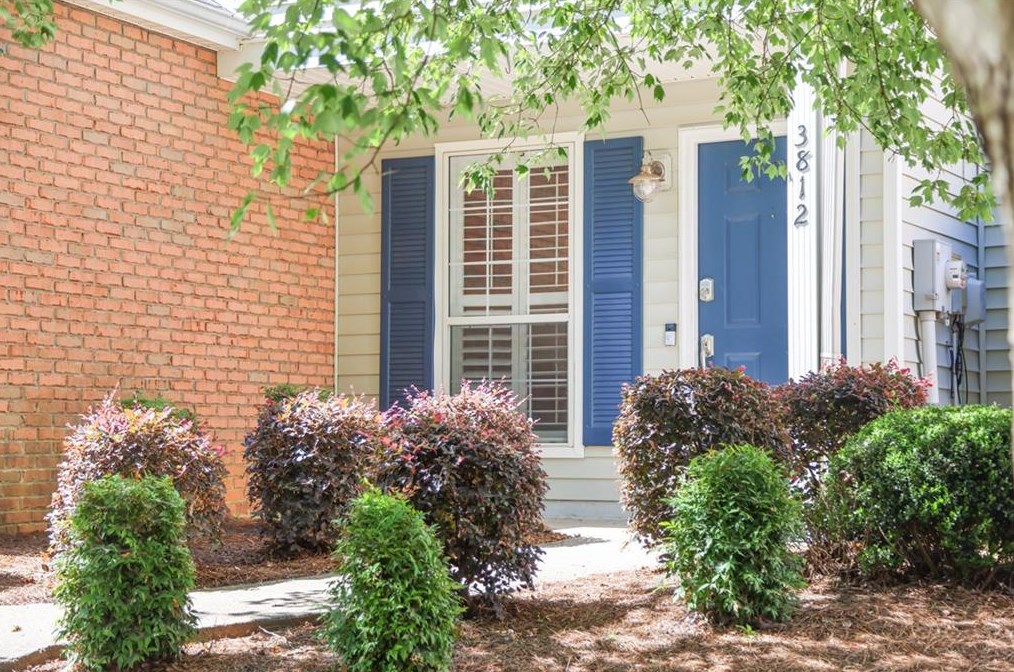 3812 Avensong Village Cir, Alpharetta, GA 30004-4903