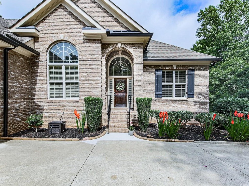 146 Sparrow Ln, Big Canoe, GA 30143-6392
