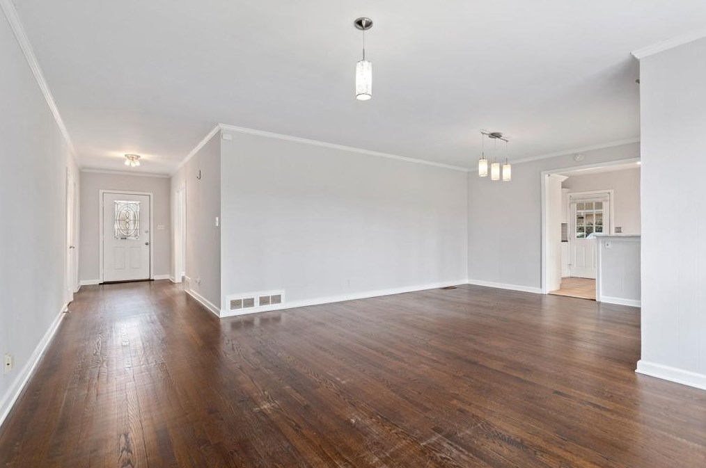1624 Peachtree Battle Ave, Atlanta GA  30327-1818 exterior