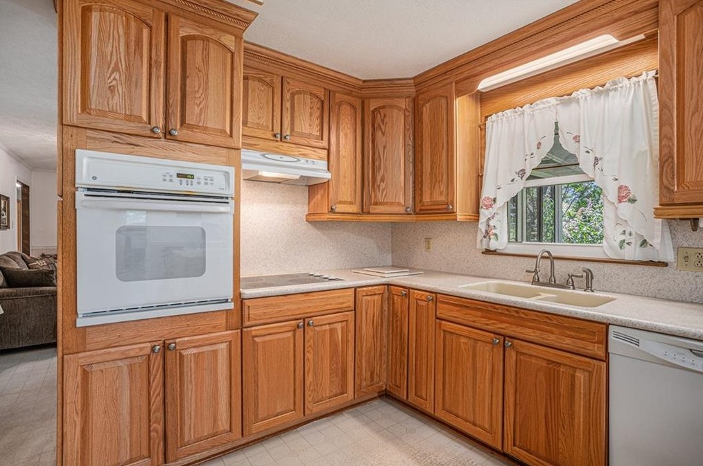 3800 William Paul Dr, Austell GA 30106-1437 exterior