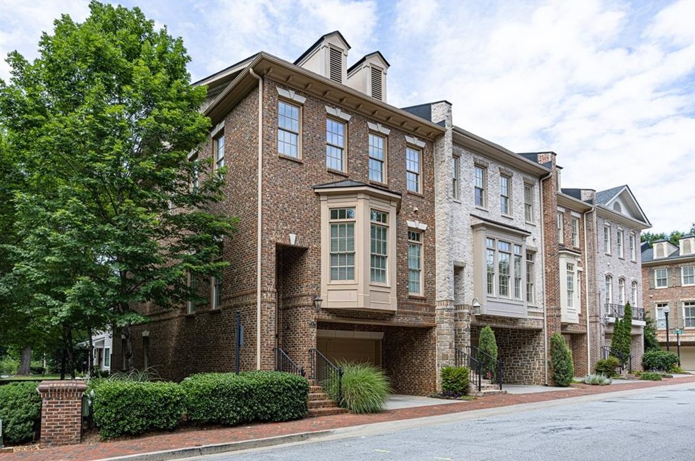 8 Candler Grove Ct, Decatur, GA 30030