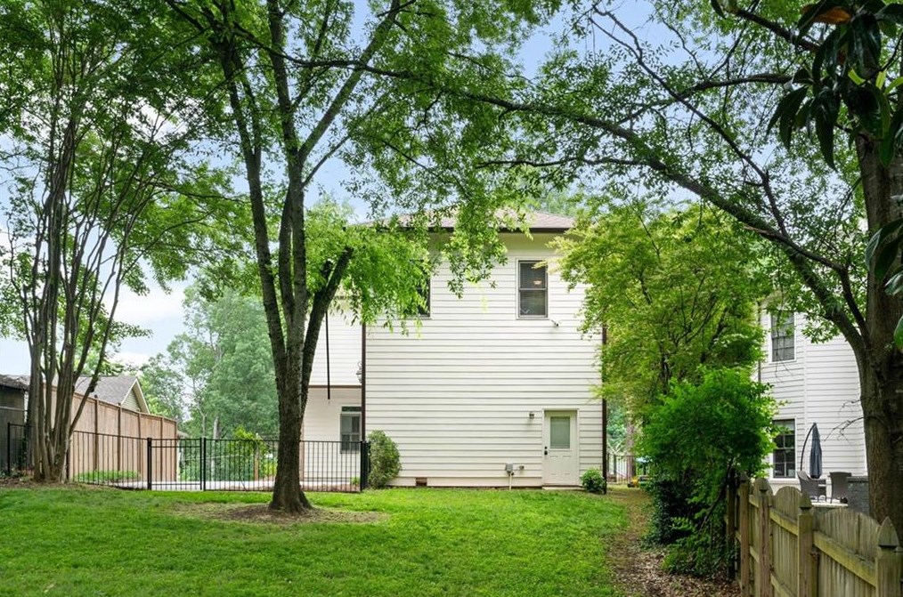 1363 Sylvan Cir, Atlanta GA 30319-3424 exterior