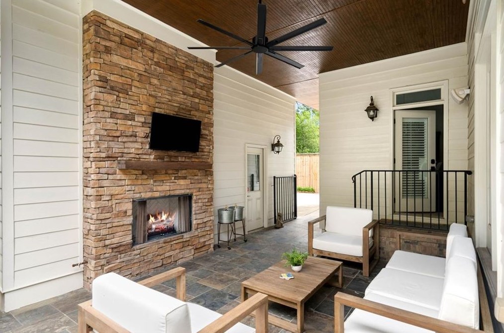 1363 Sylvan Cir, Atlanta GA 30319-3424 exterior