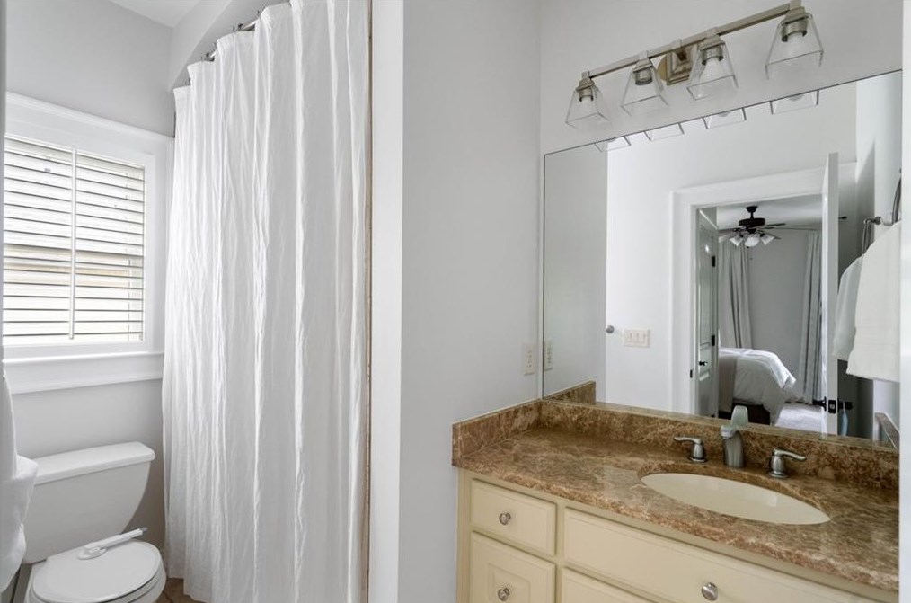 1363 Sylvan Cir, Atlanta GA 30319-3424 exterior