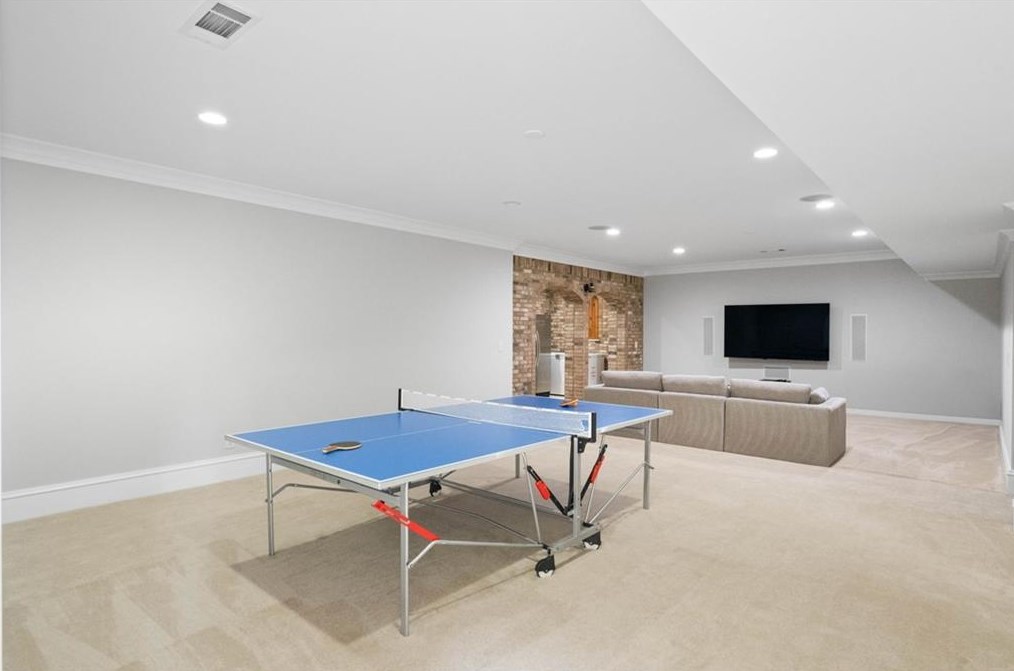 1363 Sylvan Cir, Atlanta GA 30319-3424 exterior