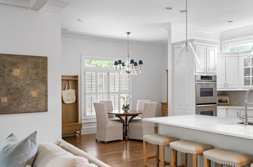 1363 Sylvan Cir, Atlanta GA 30319-3424 exterior